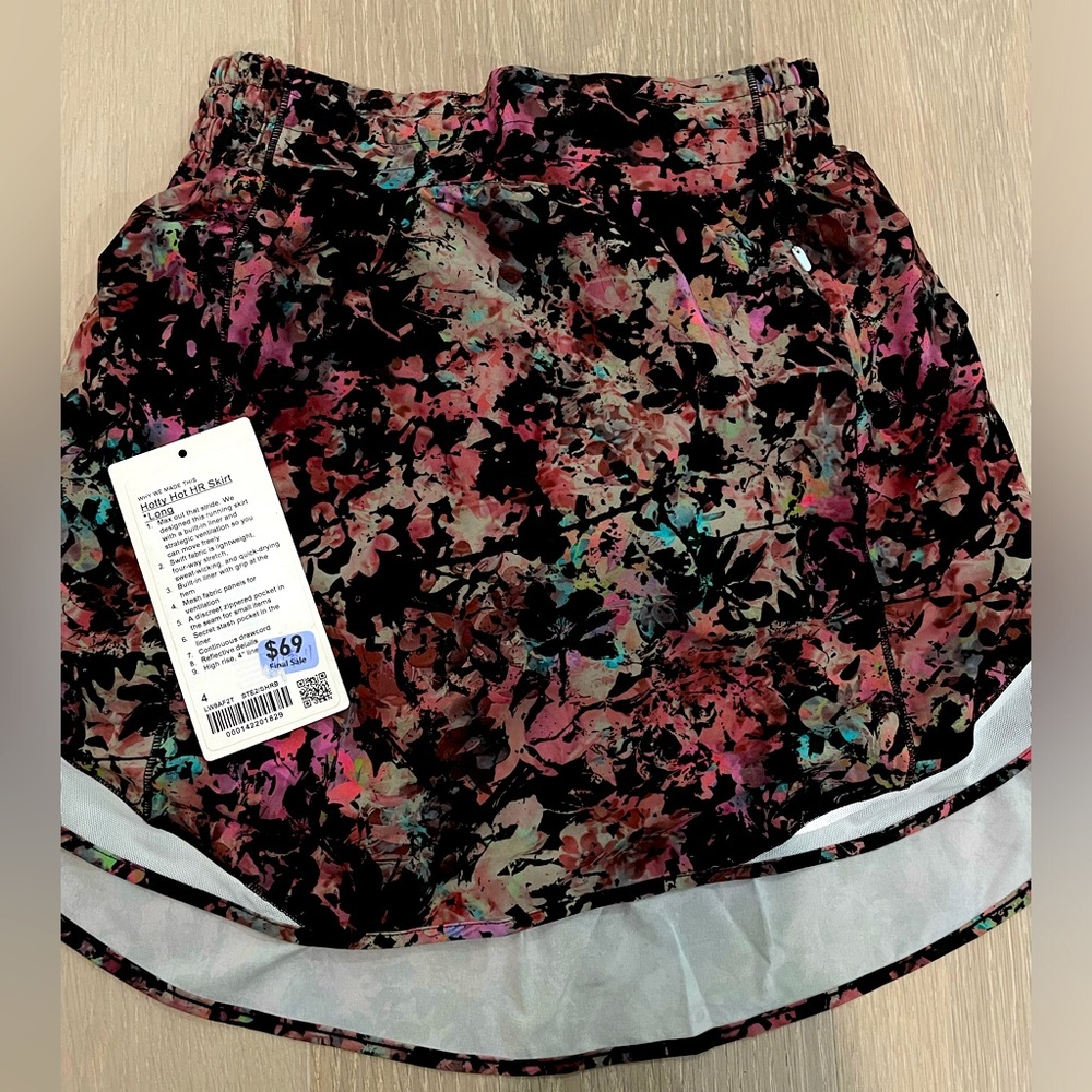 Lululemon long hotty hot skirt | size 4